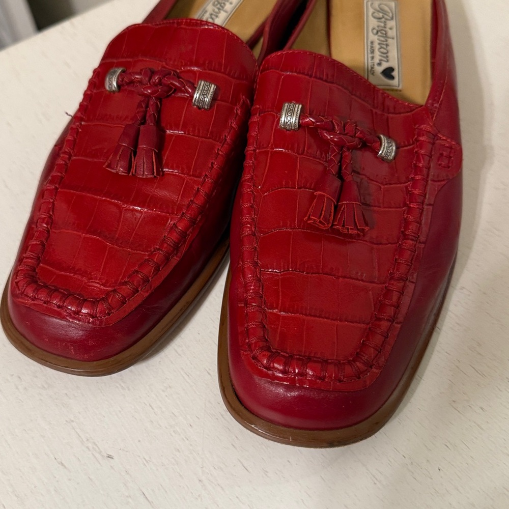 Vintage Brighton Women’s (Julie) Red Crocodile Embossed Leather Mules / Size 8.5 - Picture 2 of 9